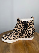 NWB Linea Paolo Anna 3 White Black Leopard Wedge Sneakers Size 6.5
