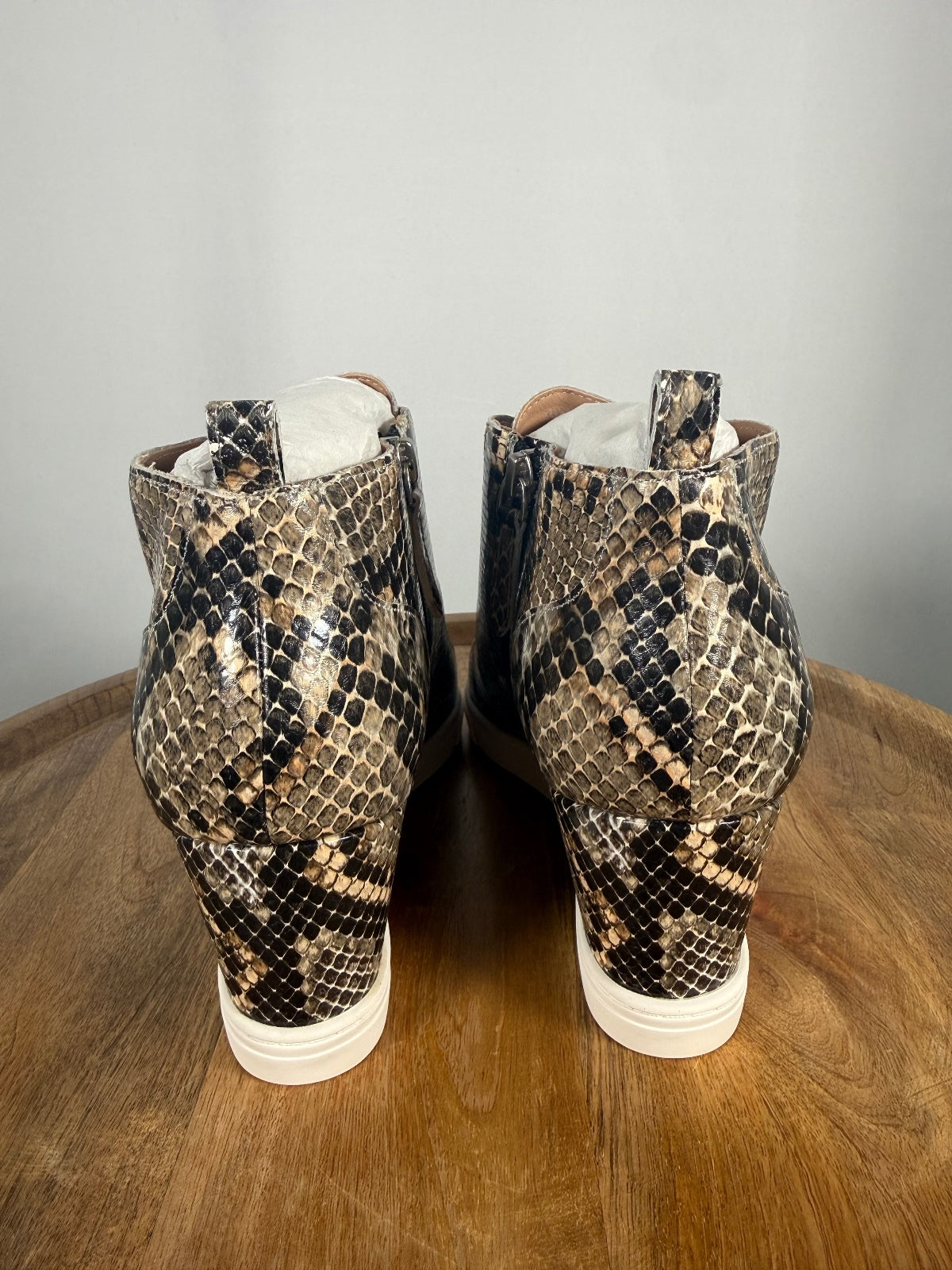 NWB Linea Paolo Felicia 3 Python Print Leather Wedge Sneakers Size 9.5