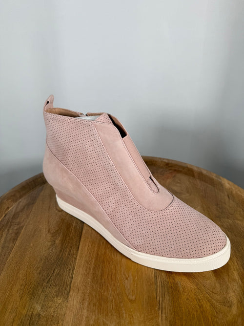 NWB Linea Paolo Anna Blush Perforated Suede Wedge Sneakers Size 6.5