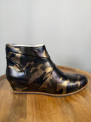 NWB Linea Paolo Yuri Camo Print Leather Wedge Ankle Boots Size 8.5