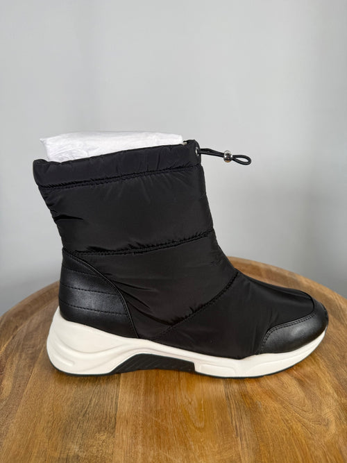NWB Linea Paolo Gillie Black Puffer Wedge Sneaker Boots Size 11