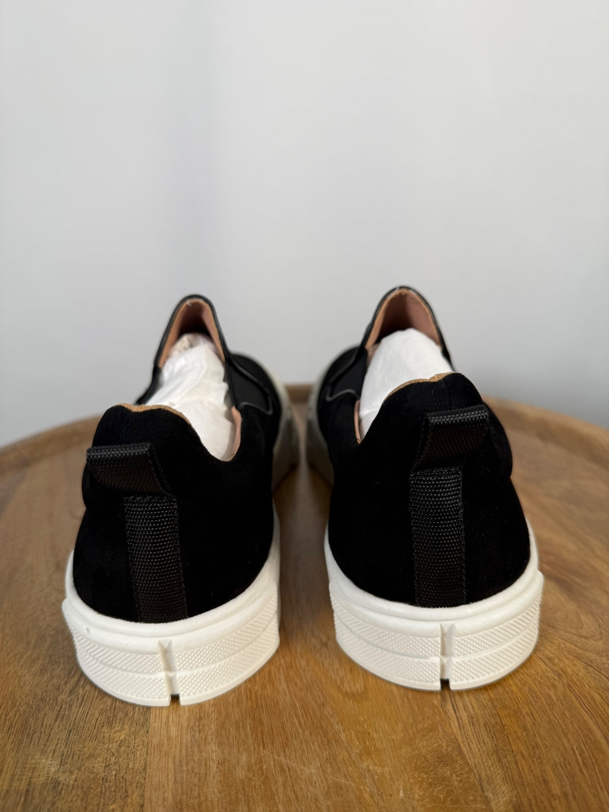 NWB Linea Paolo Kenly Black Suede Slip-On Sneakers Women's Size 6.5
