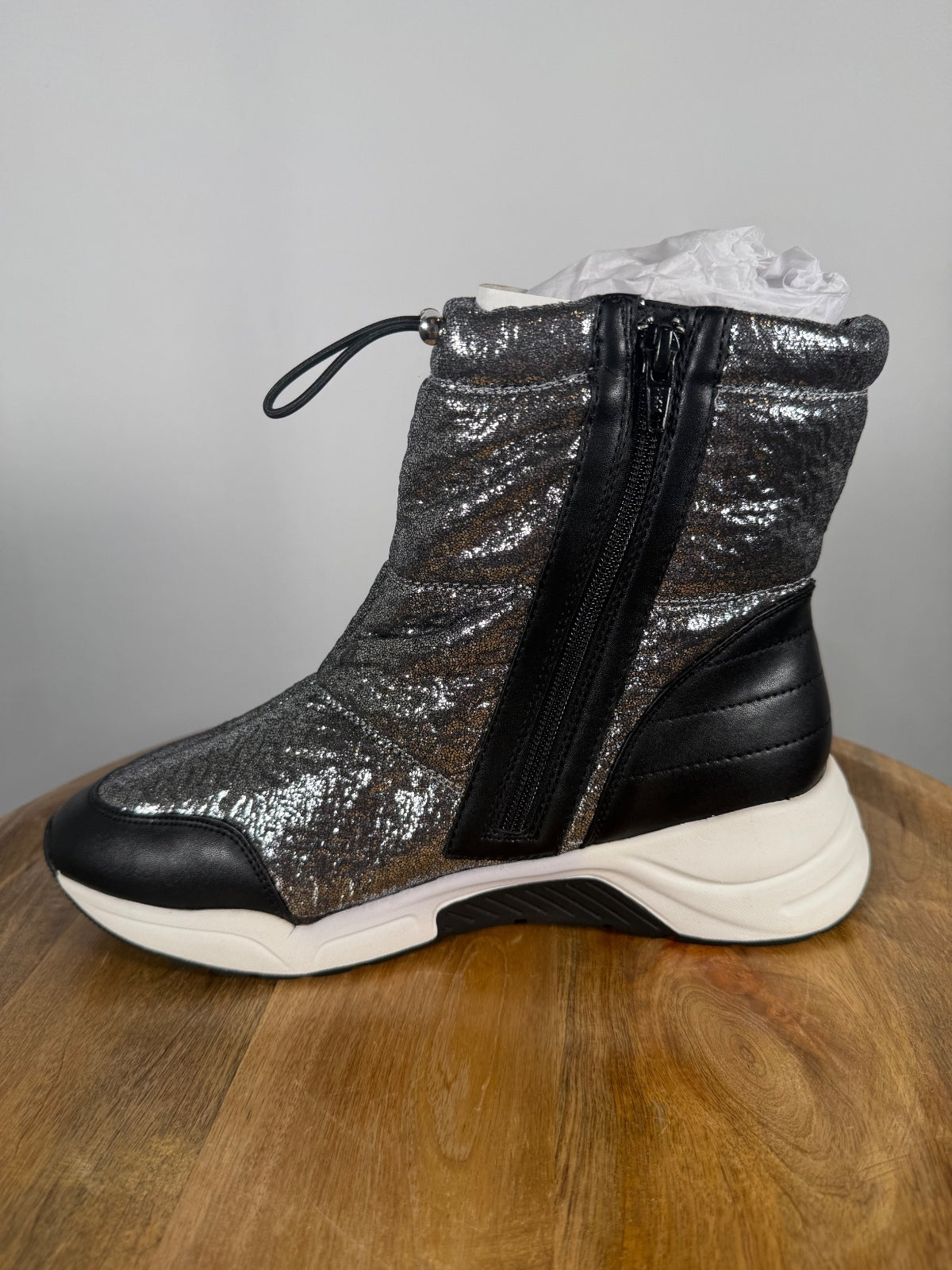NWB Linea Paolo Gillie Silver Metallic Puffer Wedge Sneaker Boots Size 10