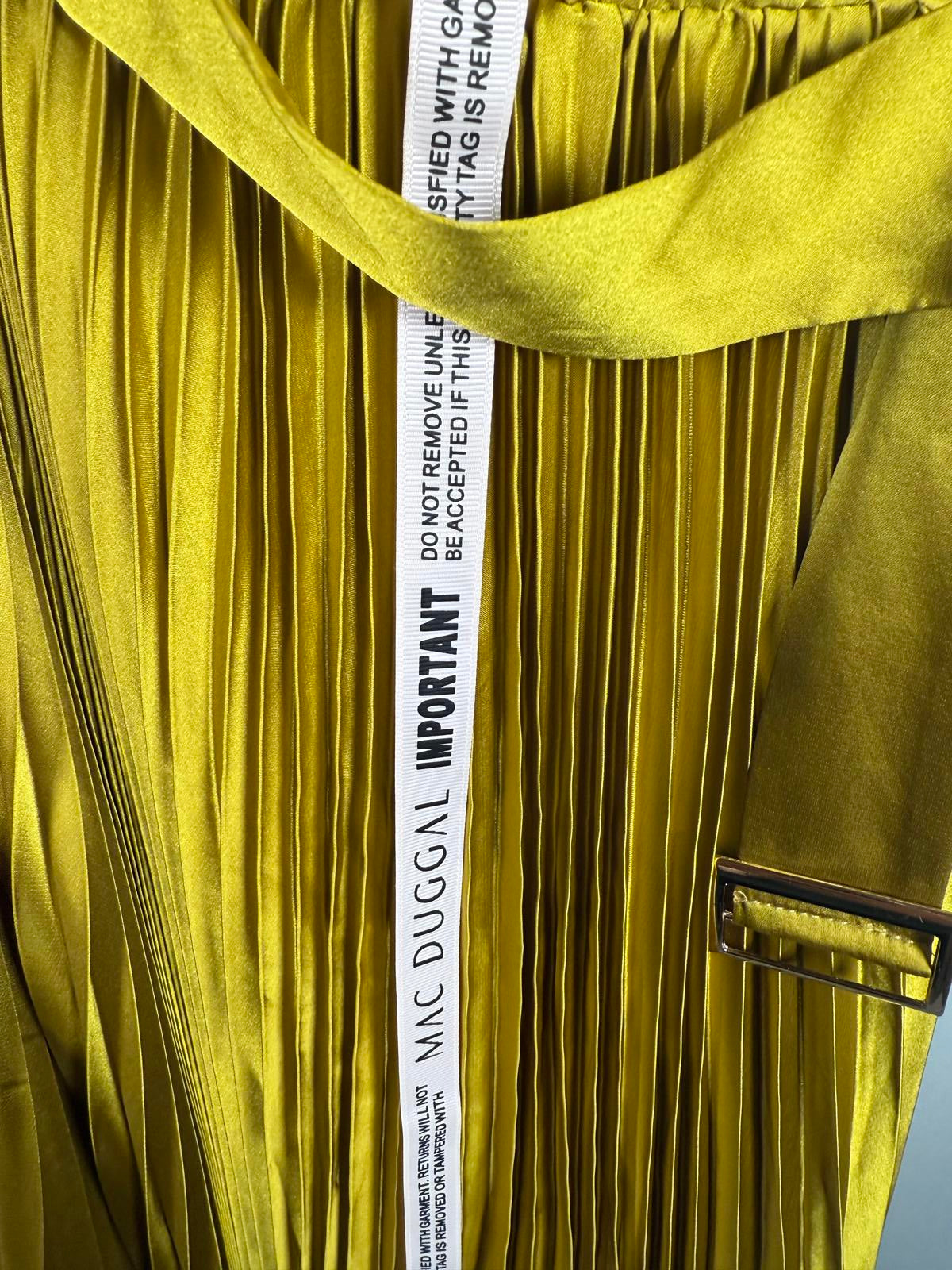 NWT Mac Duggal 26483 Pleated Capsleeve with Belt Dress Size 6