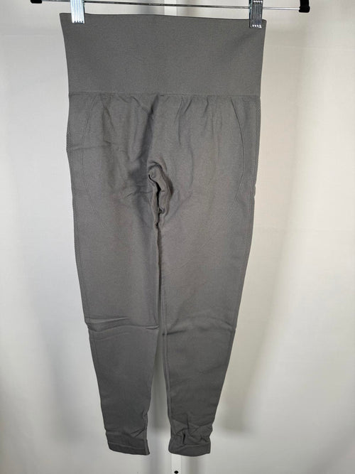 NWT Halara Seamless Flow High Waisted Booty Scrunch Yoga Leggings 7/8 Length M
