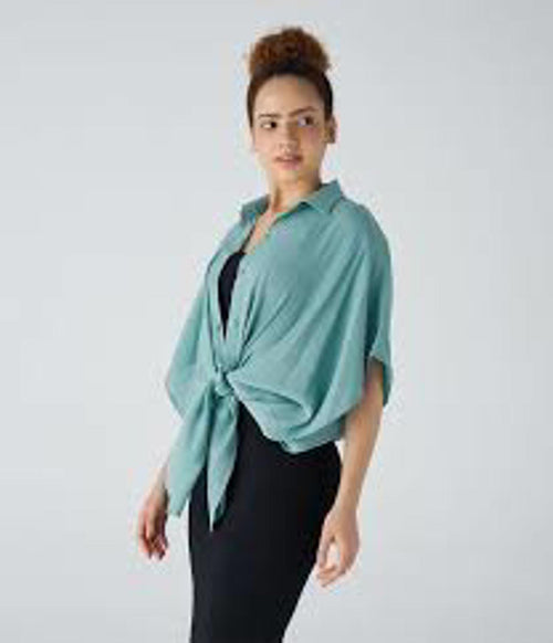 NWT Halara Batwing short sleeve long line shirt in Nile Blue M