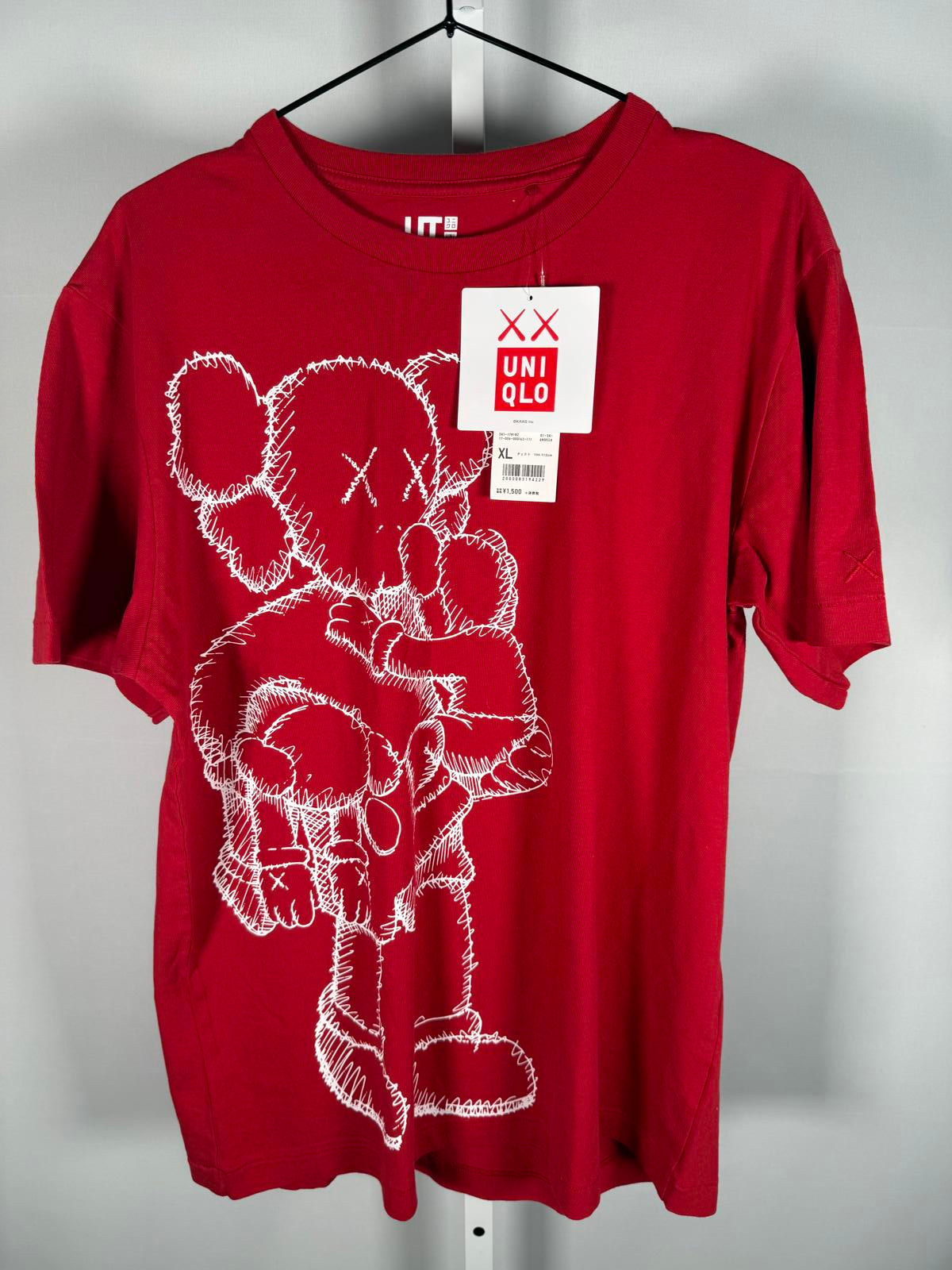 Kaws x Uniqlo UT 2016 Short Sleeve Graphic T-Shirt "Clean Slate" Red Size XL NWT