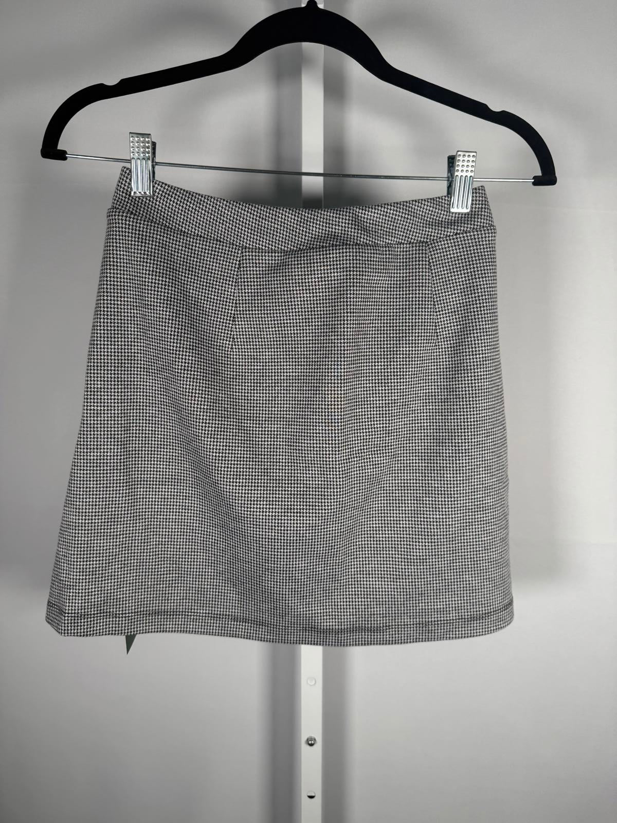 NWT Halara High Waisted 2-in-1 Houndstooth Mini Work Skirt XS Refular