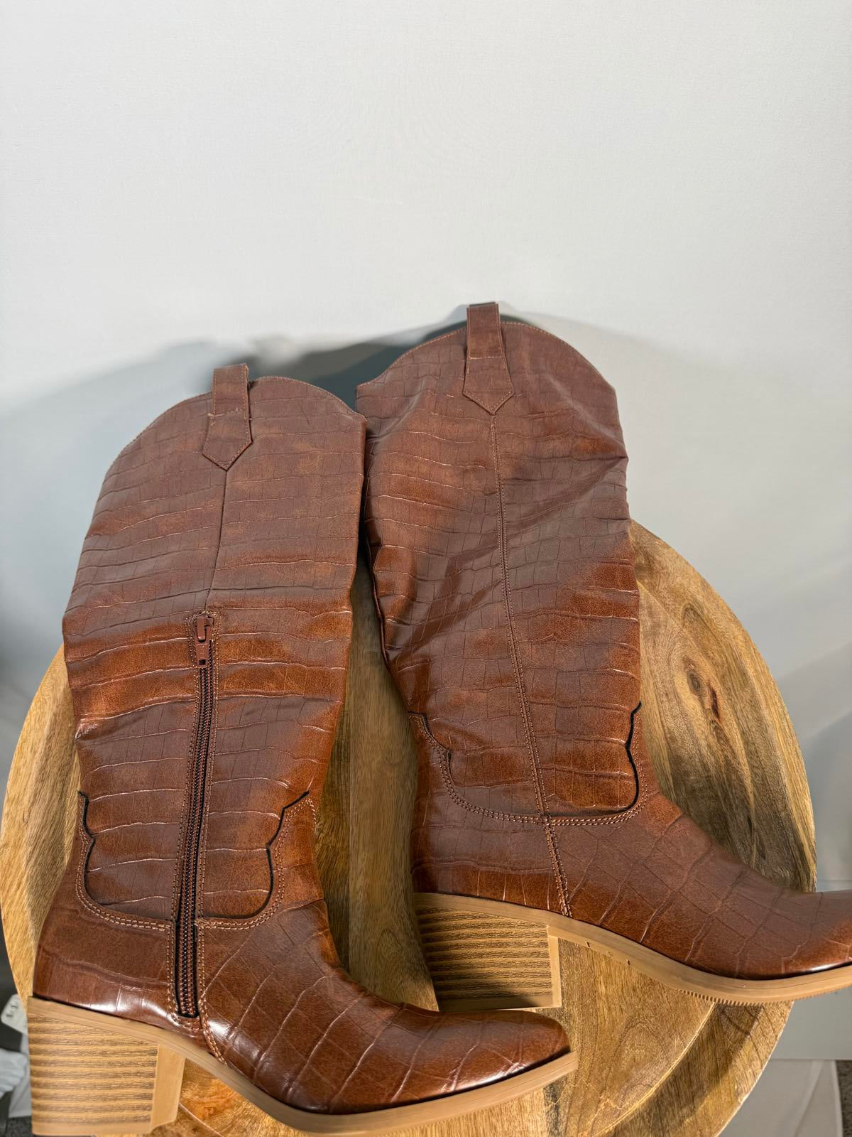 Sun + Stone Women's Dollyy Pointed-Toe Western Tan Boots Size 5 NWOB