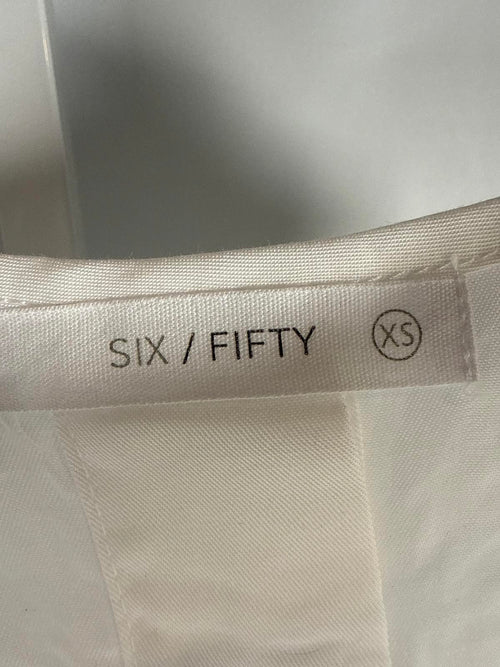 NWT Six/Fifty White Short Sleeve Button Back Blouse Size XS