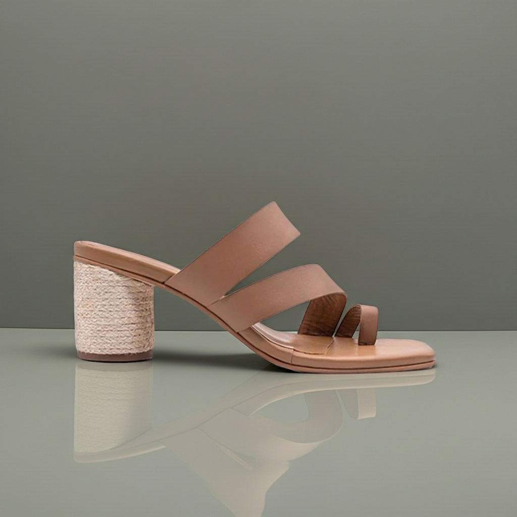 Kaanas Topez Toe Ring Heel Size 6 NWB